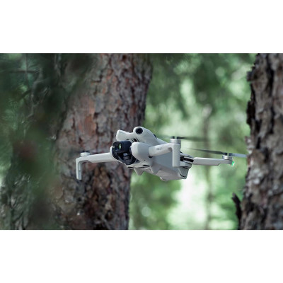 DJI Mini 4 Pro Fly More Combo (DJI RC 2) Mini-Kameradrohne, Grau